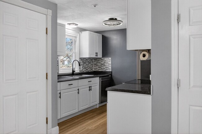 Foto del edificio - 213 Bayberry Hill Ln