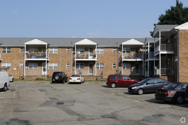 Building Photo - Hawthorne Garden