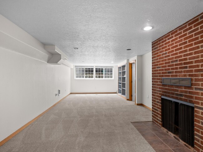 Building Photo - 758 SE Lambert Cir