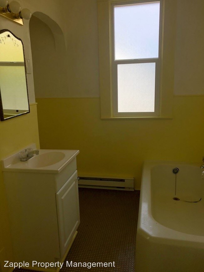 Building Photo - 2 br, 1 bath House - 2 Market