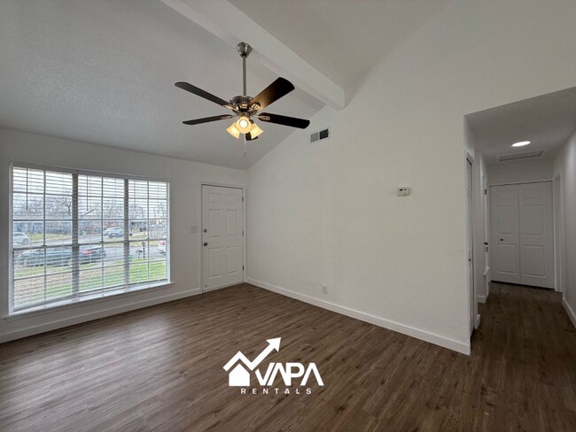 Foto del edificio - 7239 Glen Bay Dr