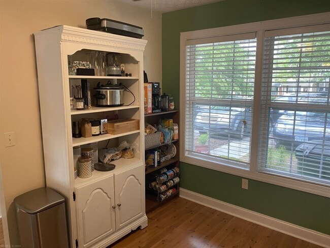 Building Photo - Townhome in Oaktree for rent