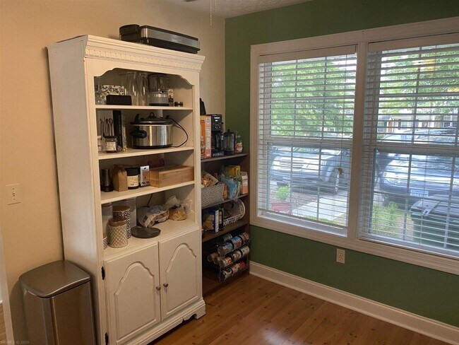 Foto del edificio - Townhome in Oaktree for rent