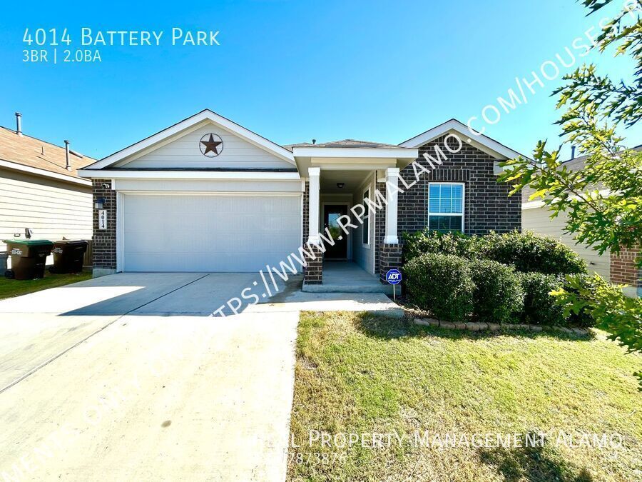 Foto principal - MUST SEE!! 3 Bedroom / 2 Bath Home In Conv...