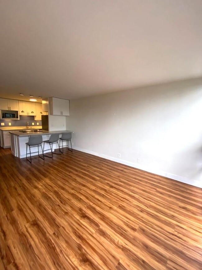 Building Photo - Recently Renovated 1 Bedroom in Honolulu