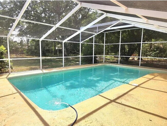 Foto del edificio - 11631 Seminole Dr