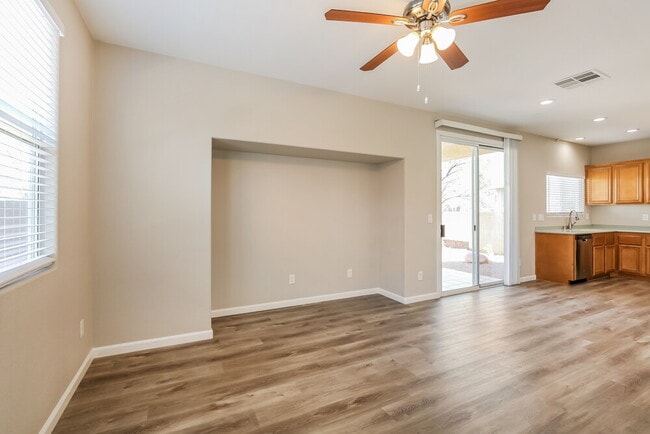 Building Photo - 3604 N Porch Swings Way
