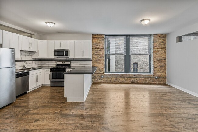Foto del edificio - 3 Bedroom Apartment in River North - June 1st