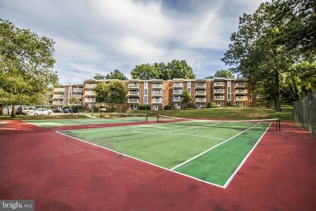 Building Photo - 2624 Redcoat Dr