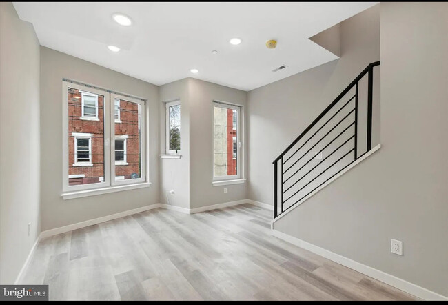 Foto del edificio - 2424 Nicholas St