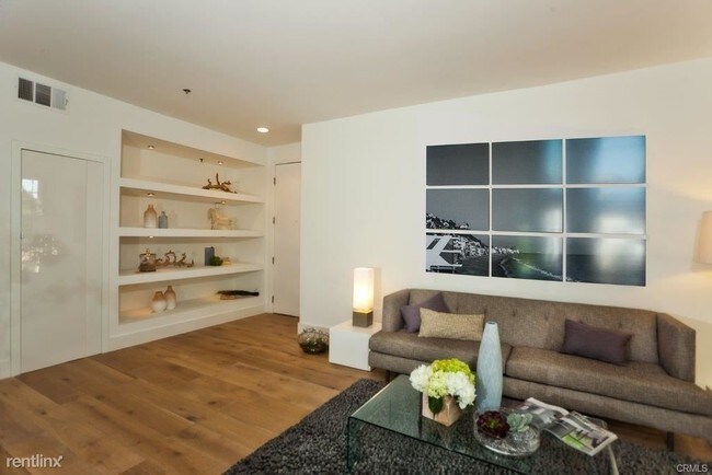 Building Photo - 8811 Burton Way