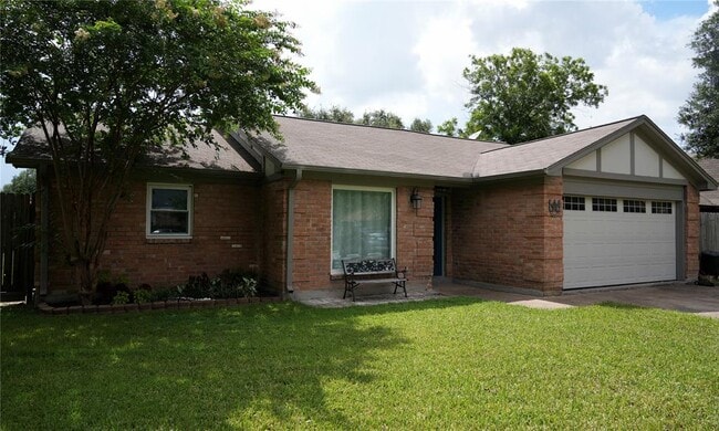 Building Photo - 17115 Kings Walk Ln