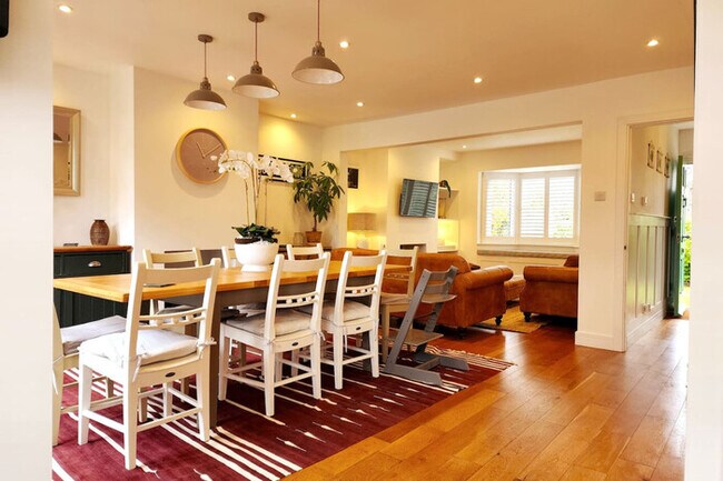 Building Photo - Aldrich Villa, 5-Bed Luxury & Modern - GPS