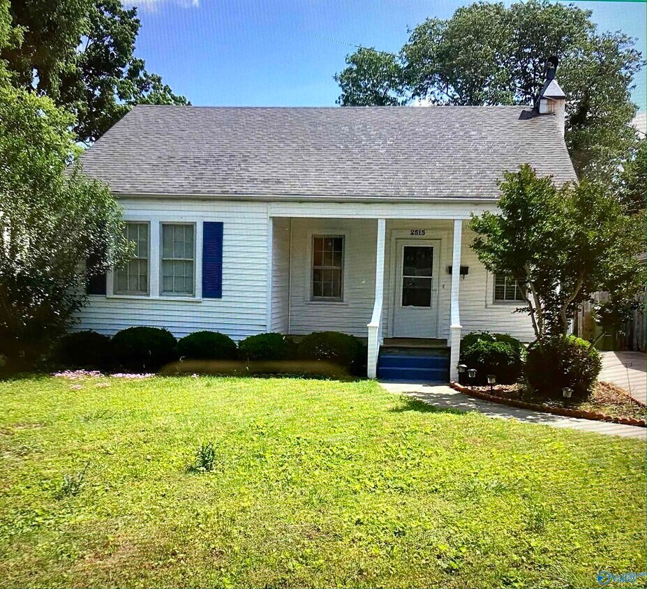 Primary Photo - 2515 Pansy St SW