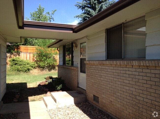 Building Photo - 1265 Fairfield Dr