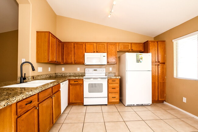 Building Photo - 3705 W Cat Balue Dr