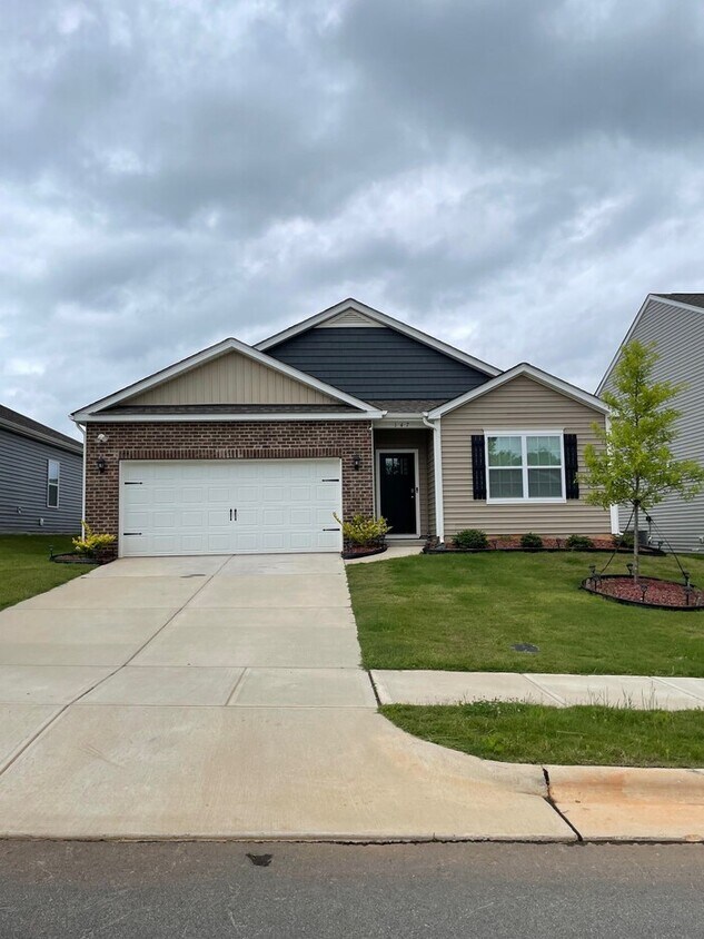 Primary Photo - Spacious & Modern Ranch-Style Living