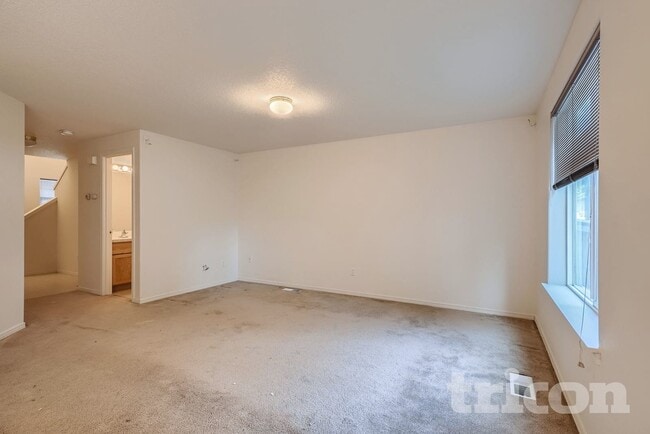 Building Photo - 6509 NE 139th Ct