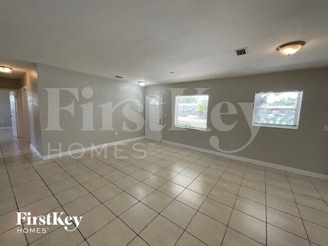 Foto del edificio - 3951 NW 173rd Terrace