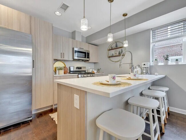 Foto del edificio - 1346 Nicholson St NW