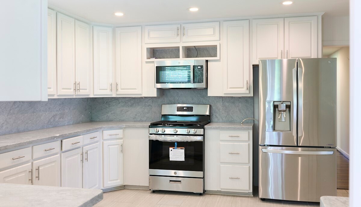 Foto principal - 9326 Willowview Ln