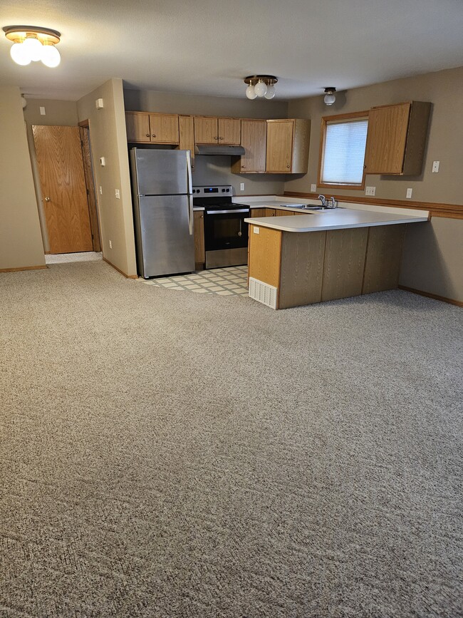 Foto del edificio - 1726 Lake Elmo Dr