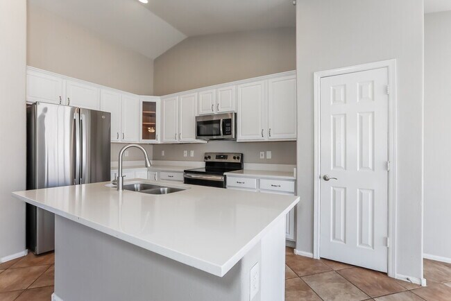 Foto del edificio - 4148 E Stratford Pl