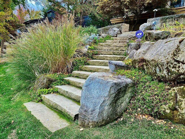 Foto del edificio - Stunning, 4 Bedroom, 3500 Square Foot, Highland's Home in Boise's North End