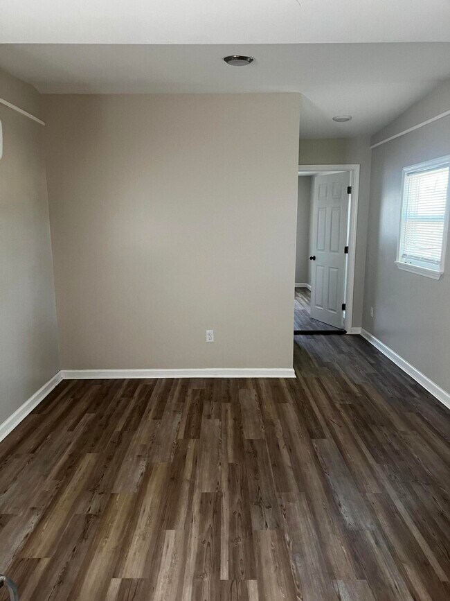 Foto del edificio - 6191 Bethany Dr