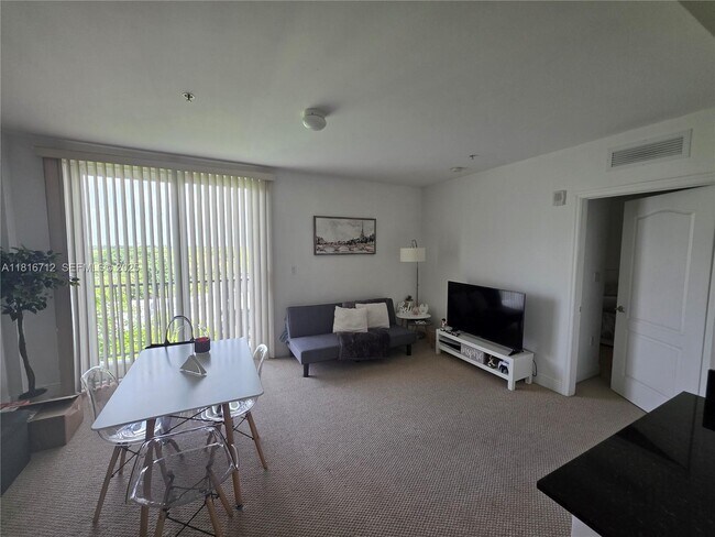 Foto del edificio - 2701 SW 3rd Ave