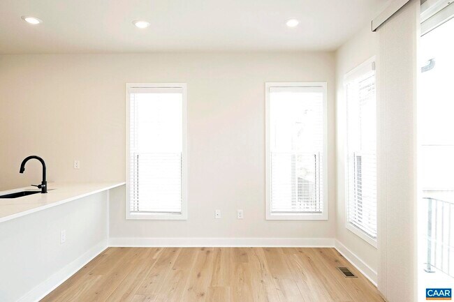 Foto del edificio - 917 Belmont Ave