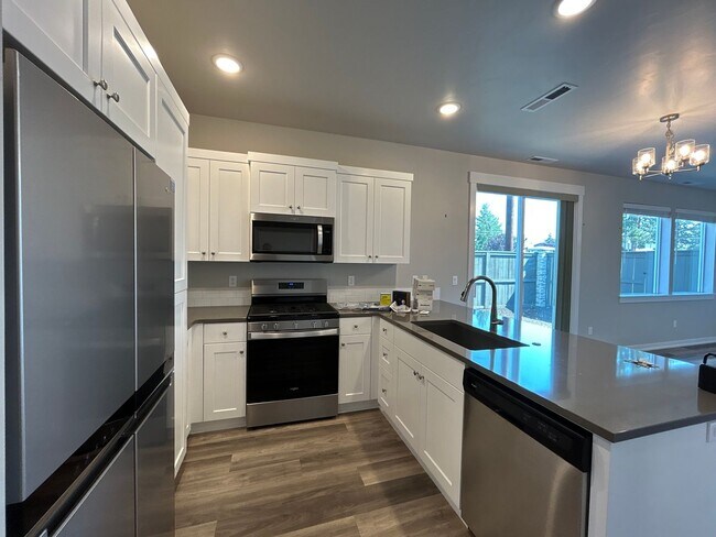 Foto del edificio - 2 Bedroom Duplex – Luderman Crossing - Bend