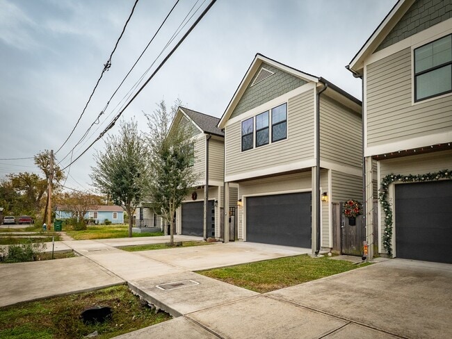 Foto del edificio - 210 E 32nd St