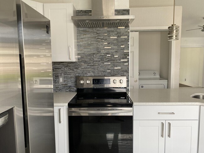 Foto del edificio - 2361 Harbor Town Dr