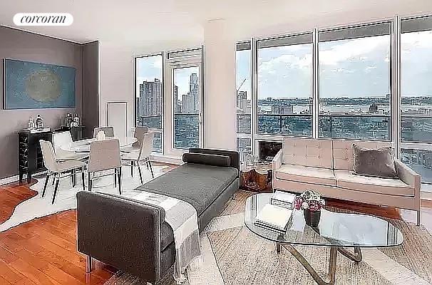 Primary Photo - 306 W 48th St