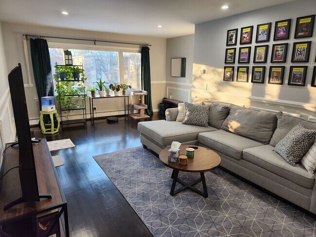 Foto del edificio - 3819 N Kenneth Ave