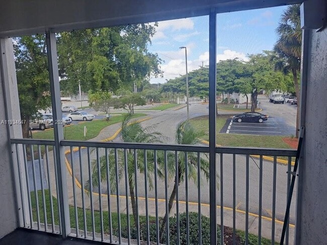 Foto del edificio - 5612 Rock Island Rd