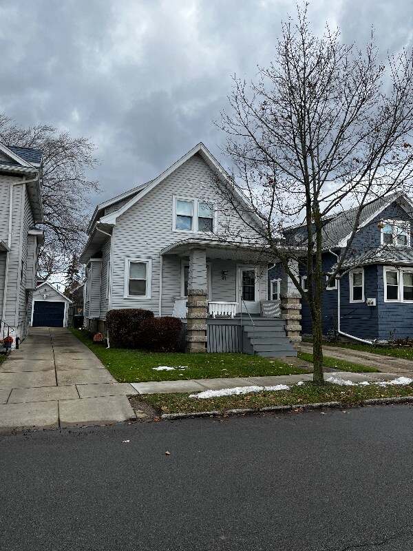 71 Wabash Ave Unit lower, Kenmore, NY 14217 Apartment for Rent in