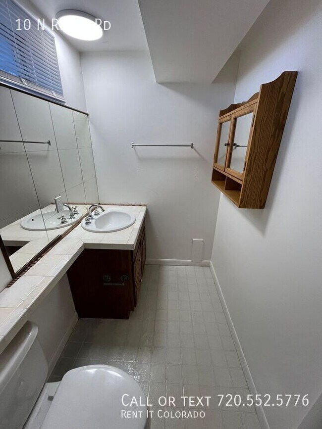 Foto del edificio - 10 N Ridge Rd