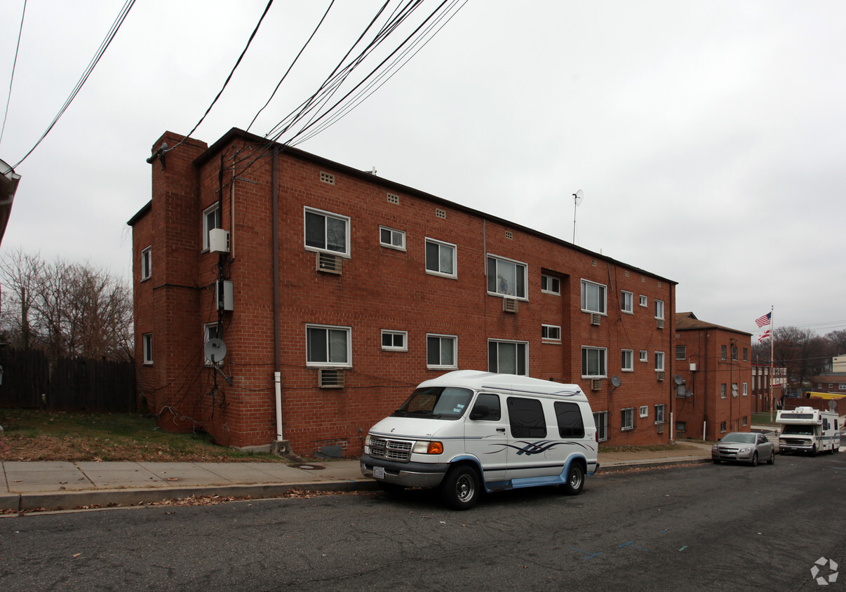 Building Photo - Fitch Apartments