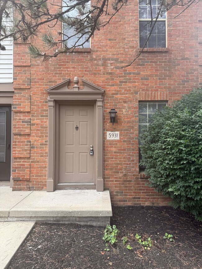 Foto del edificio - 5931 Shadow Lake Cir