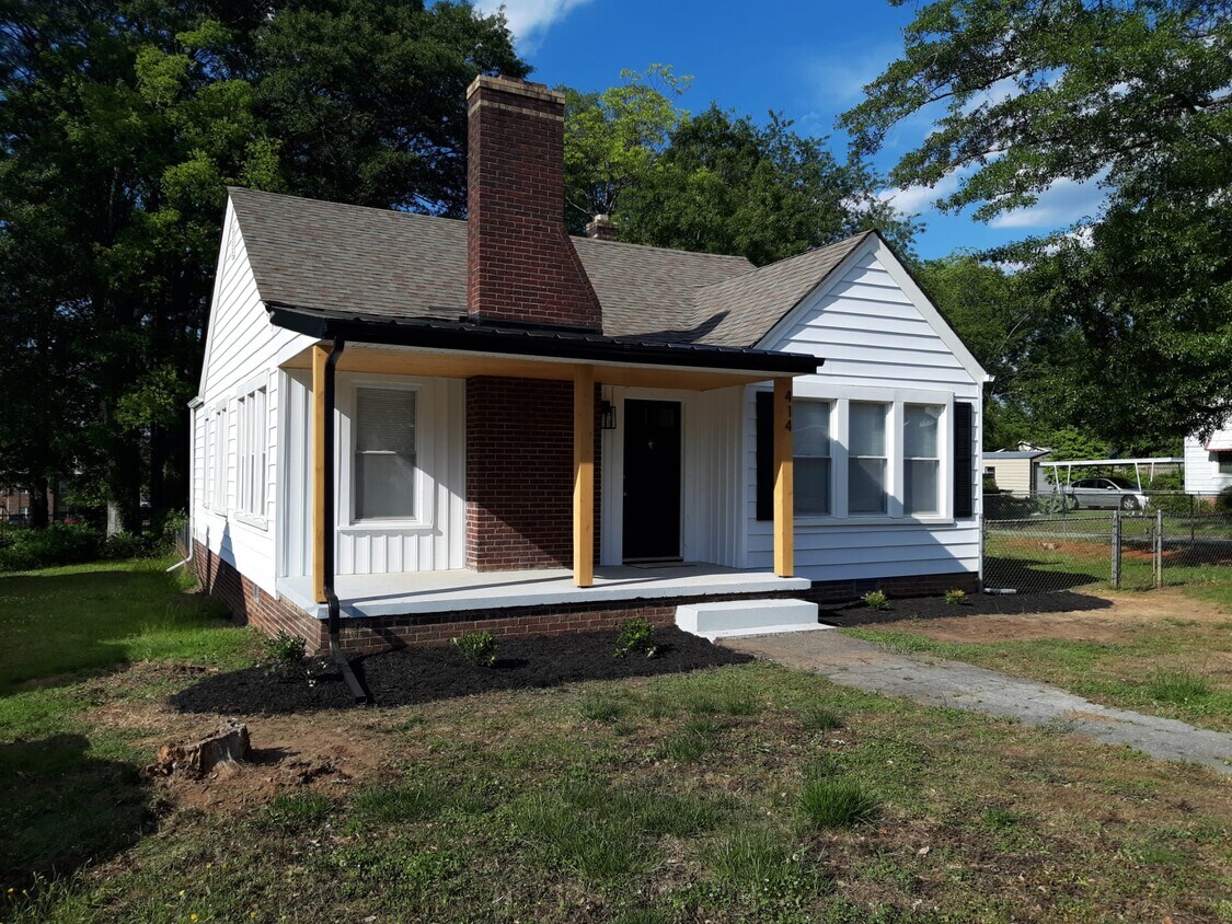 414 Perry Ave, Greenville, SC 29601 House Rental in Greenville, SC