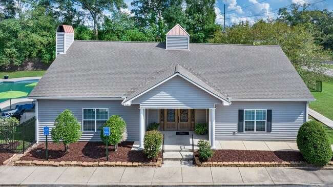 Building Photo - City Heights Denham Springs