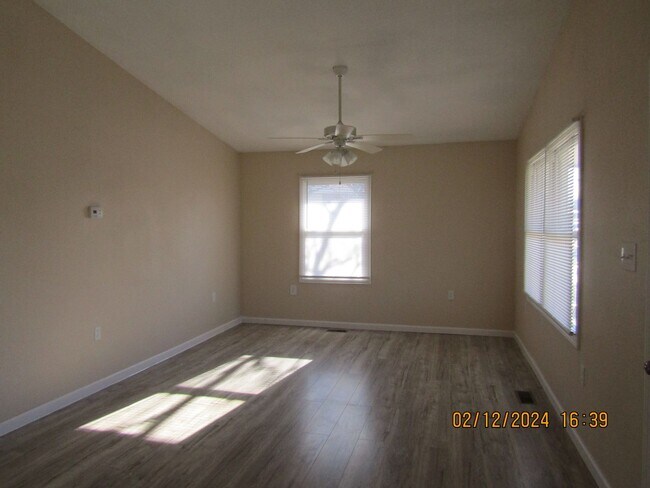 Foto del edificio - Great Home Located in the Ridgecrest Area!...