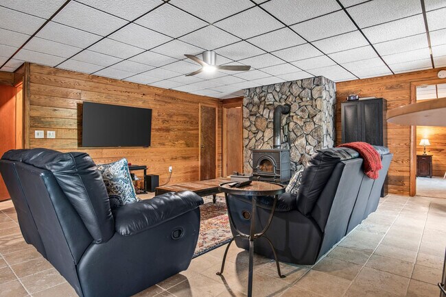 Foto del edificio - 410 Dogwood Ln