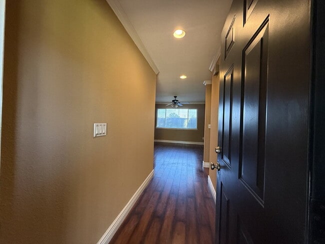 Photo - 91 Decathlon Cir House