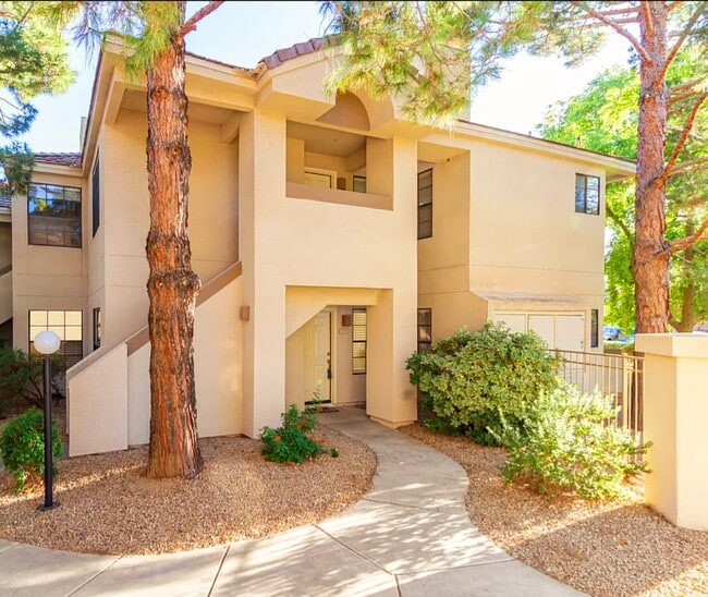 Private entrance - 6885 E Cochise Rd