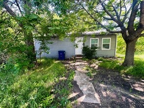 Building Photo - 412 W Lincoln Ave