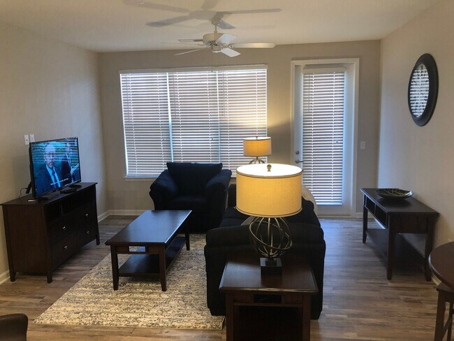 Foto del edificio - 1526 Millspring Dr