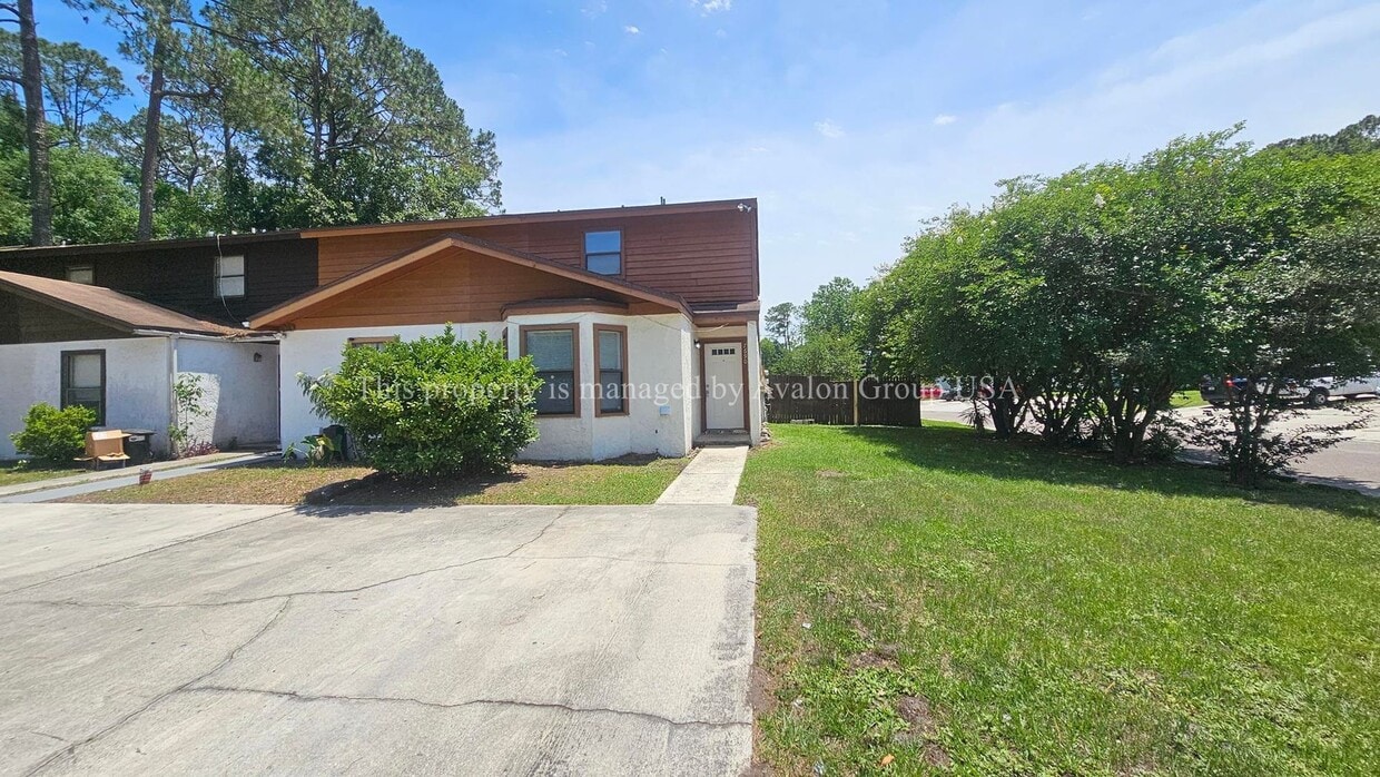 Primary Photo - 7690 Jana Ln S